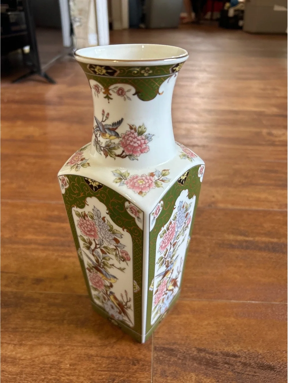 Arnart Imports Oriental Garden Porcelain Vase 1982